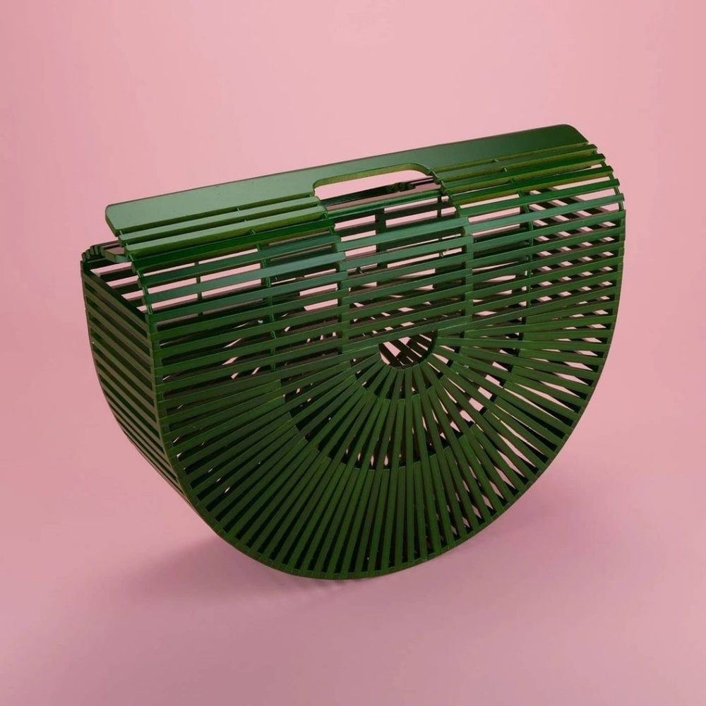 Meet your Posher, Gloria